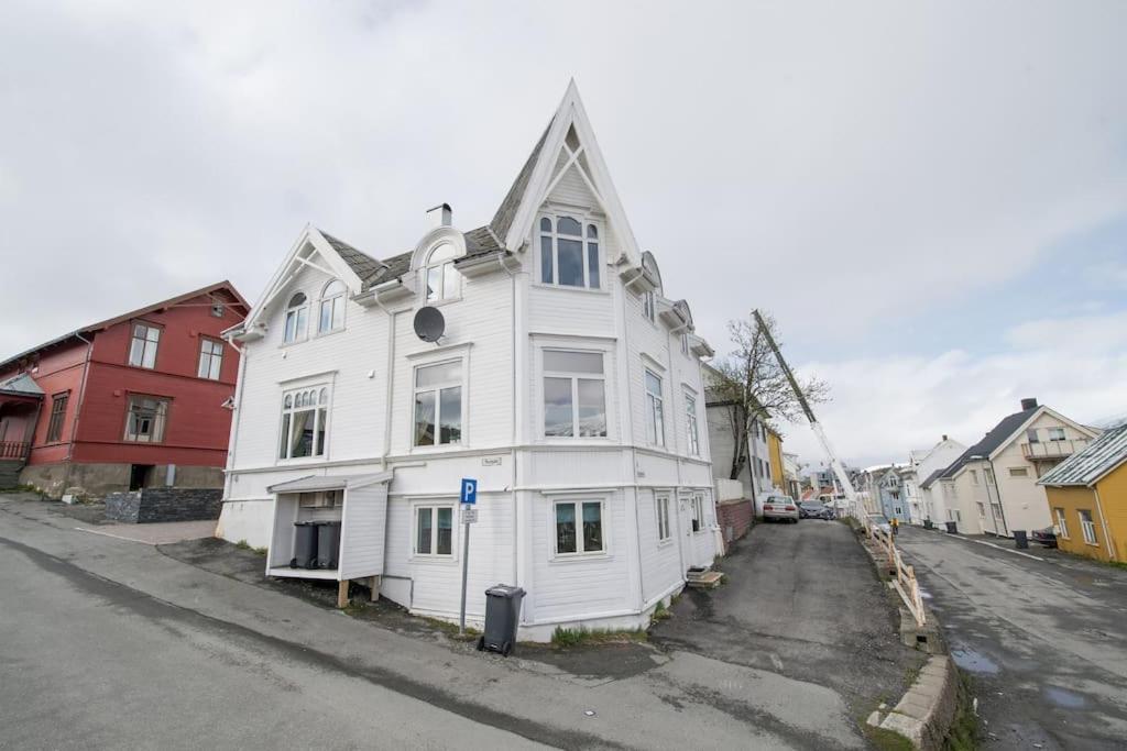 Enter Tromso - Exclusive 4 Bedroom Villa Exterior photo